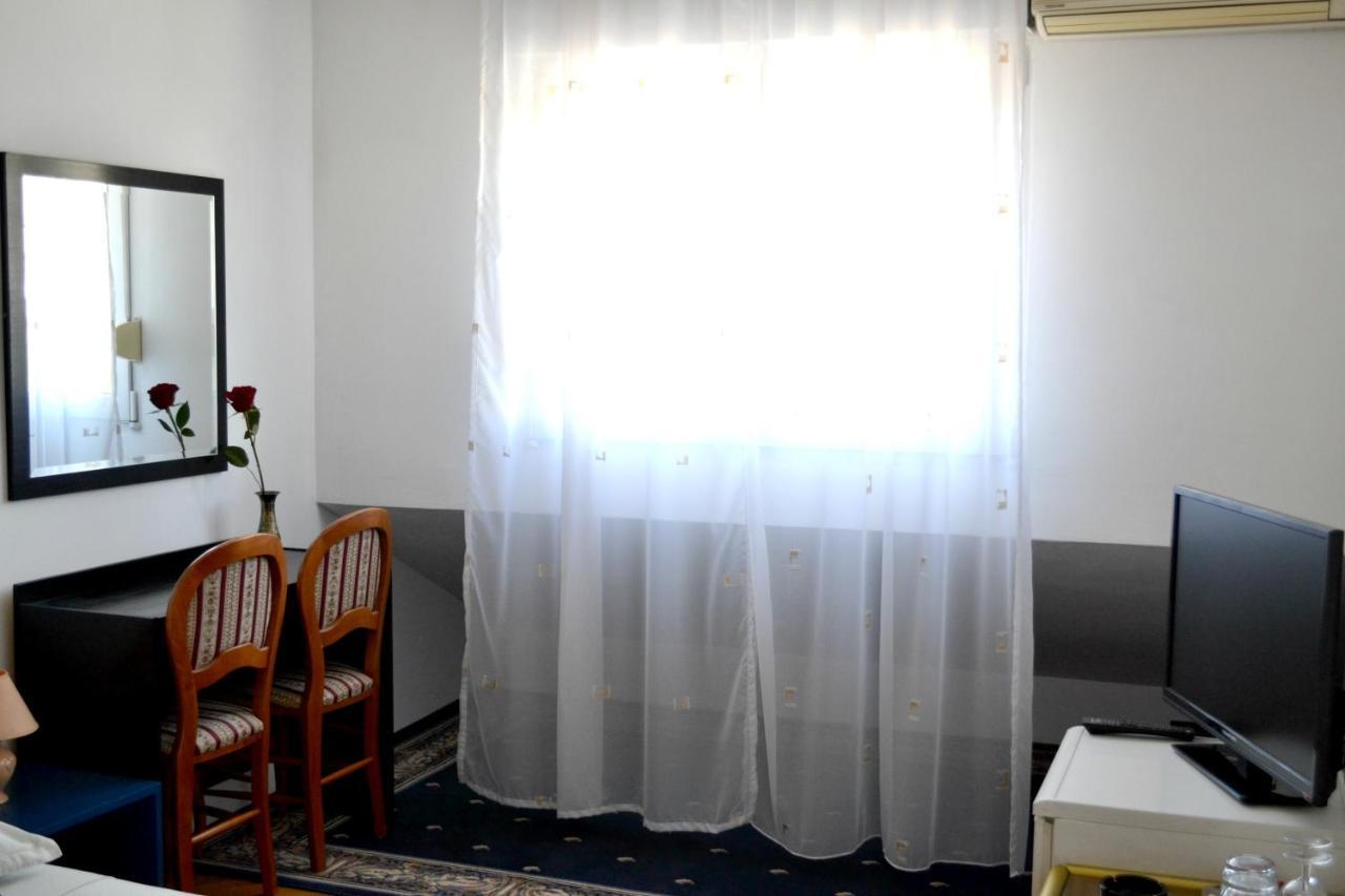 Rooms Lux Split Exterior photo